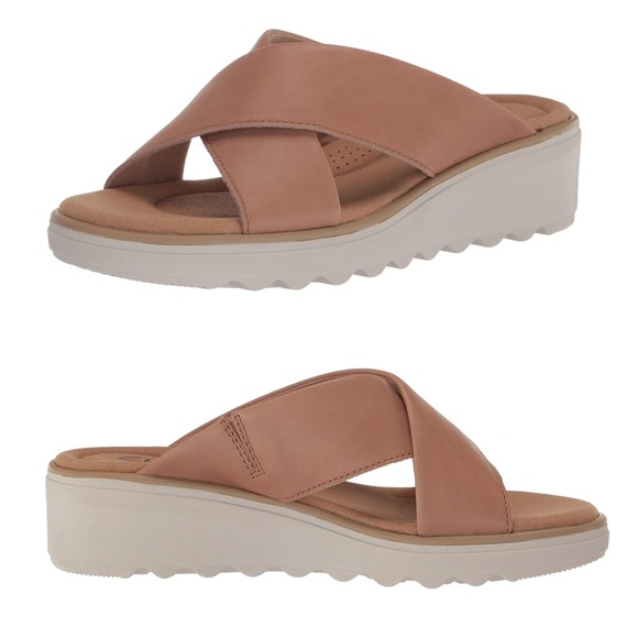 NEW Clarks Women\'s Jillian Gem Wedge in Warm Beige Size 7 M